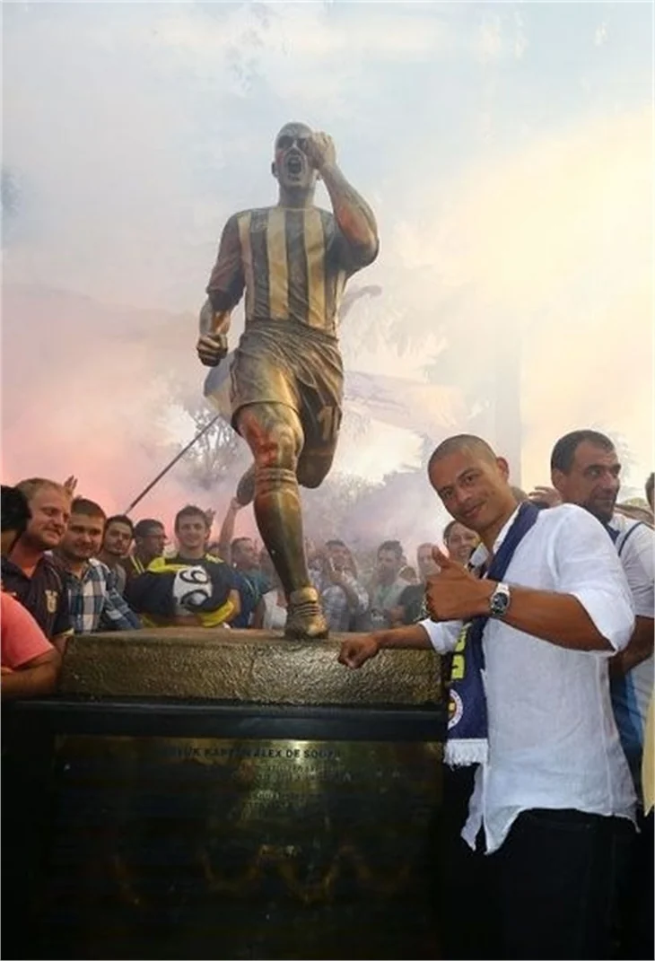 Alex de Souza ölümsüzleşti!