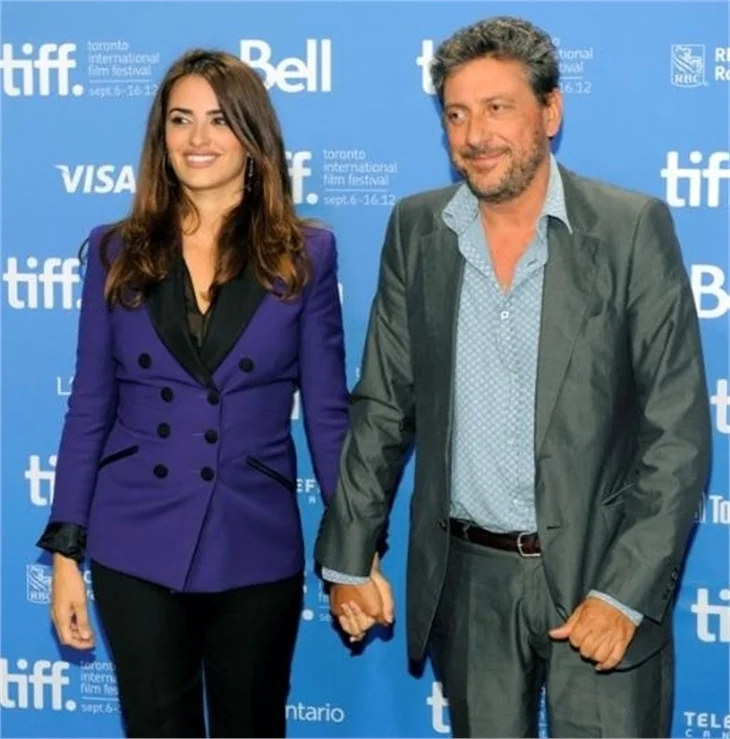 Saadet Işıl Aksoy Penelope Cruz galada yanyana...