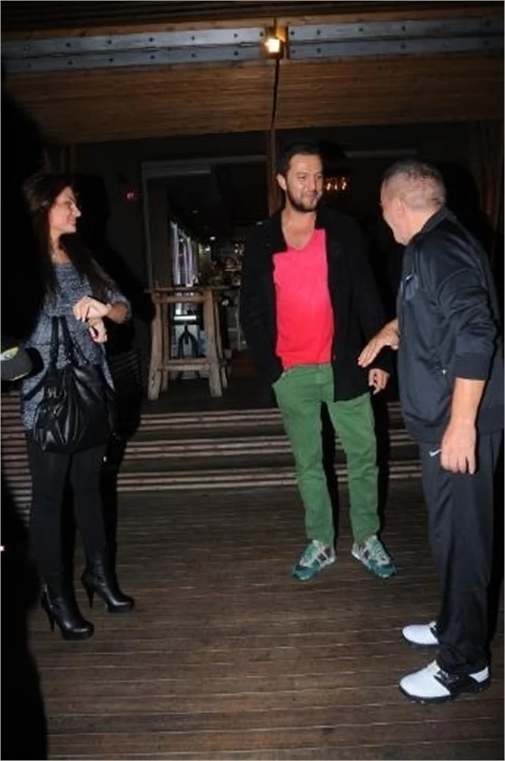 Almeda Abazi ve Gökhan Şükür böyle görüntülendi.