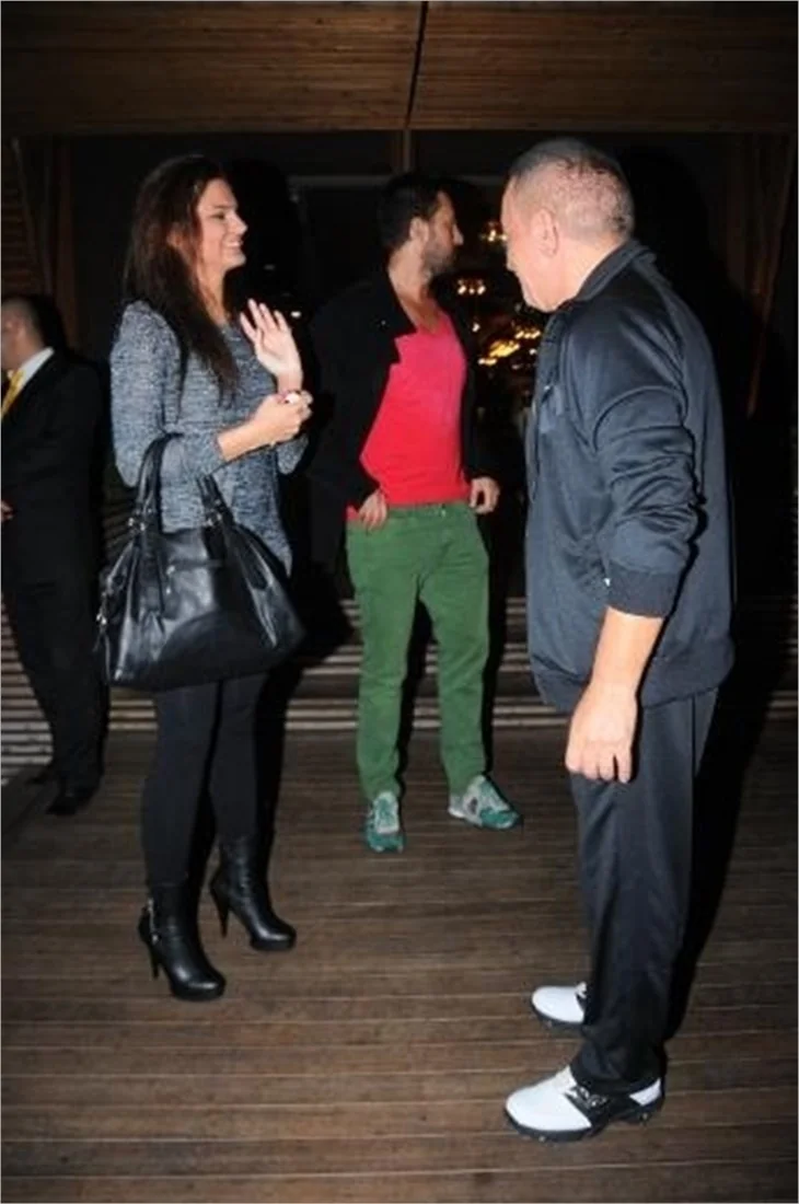 Almeda Abazi ve Gökhan Şükür böyle görüntülendi.