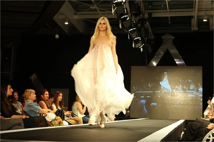 Andrej Pejic’in yer aldığı defile izleyici rekoru kırdı.