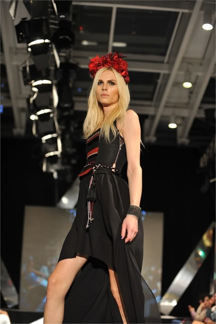 Andrej Pejic’in yer aldığı defile izleyici rekoru kırdı.