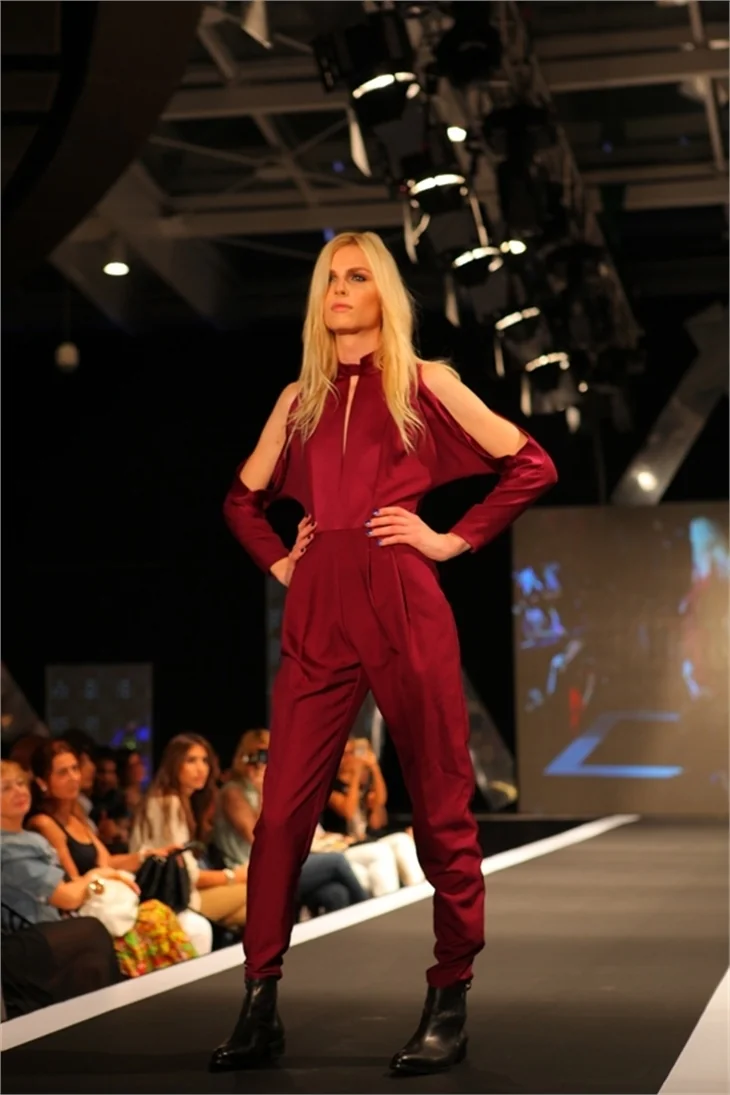 Andrej Pejic’in yer aldığı defile izleyici rekoru kırdı.