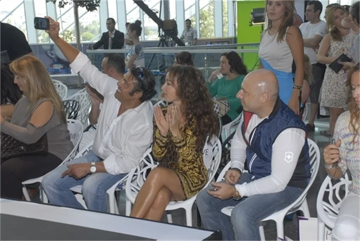 IVANA  SERT'IN OĞLU ATEŞ PODYUMA ÇIKTI