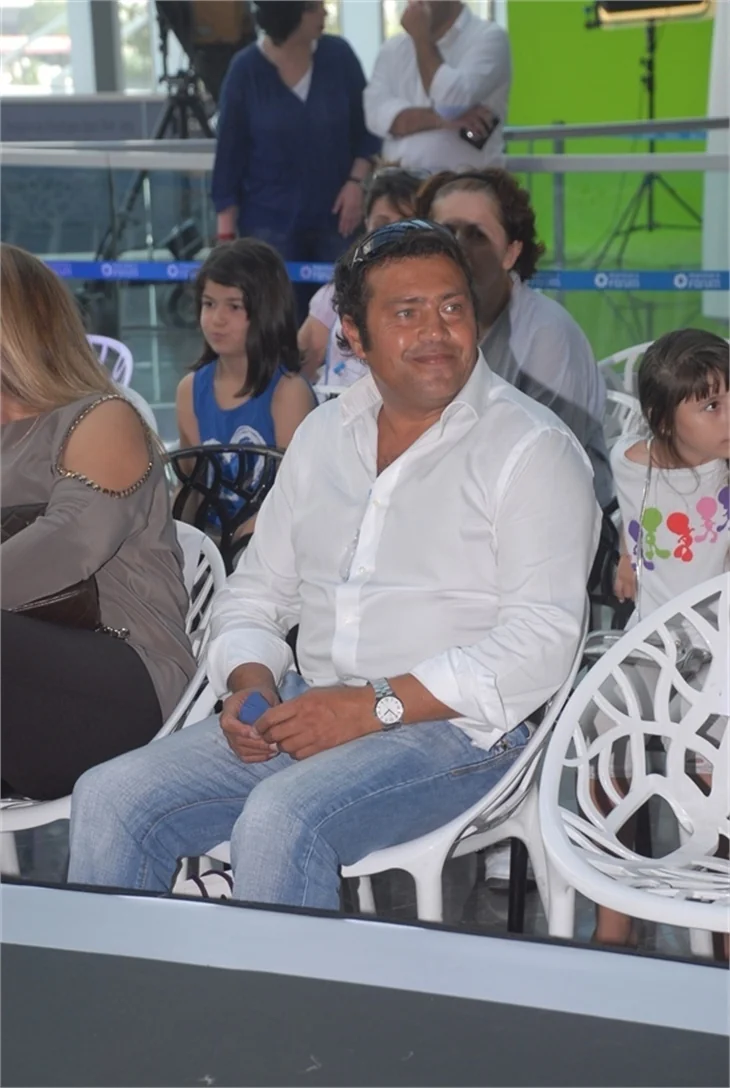 IVANA  SERT'IN OĞLU ATEŞ PODYUMA ÇIKTI