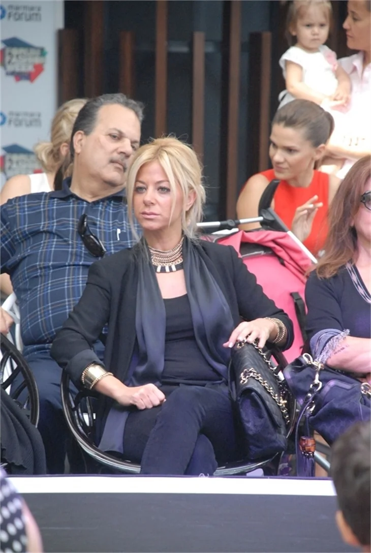 IVANA  SERT'IN OĞLU ATEŞ PODYUMA ÇIKTI