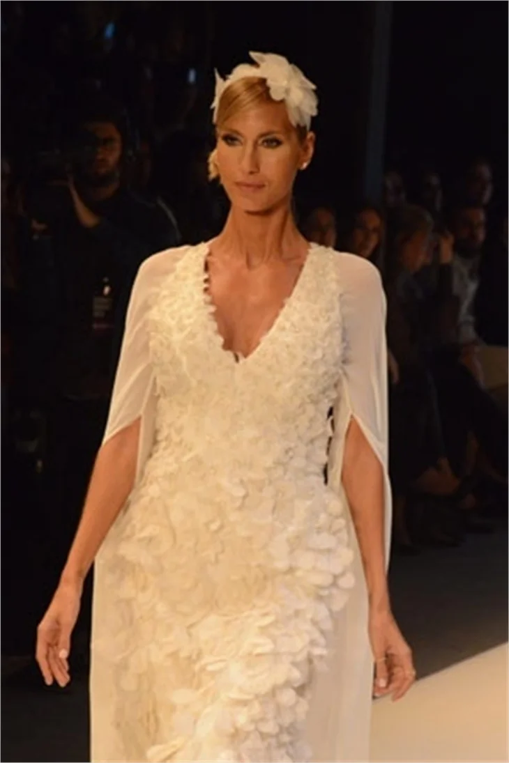 SERENAY SARIKAYA'DAN NEFES KESEN TRANSPARAN!