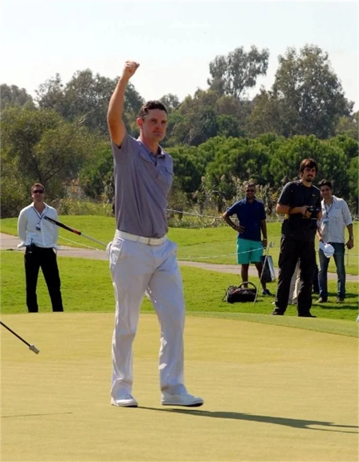Golfte Tiger Woods'u eleyen Justin Rose kupayı kazandı!