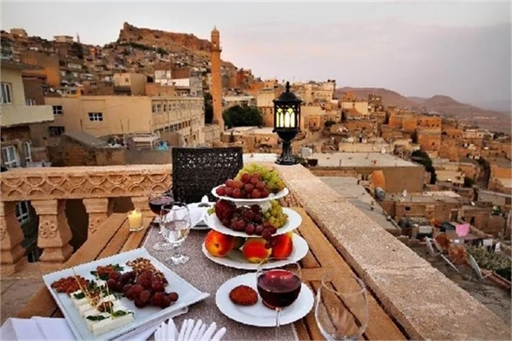 Tarihi konak otel oldu