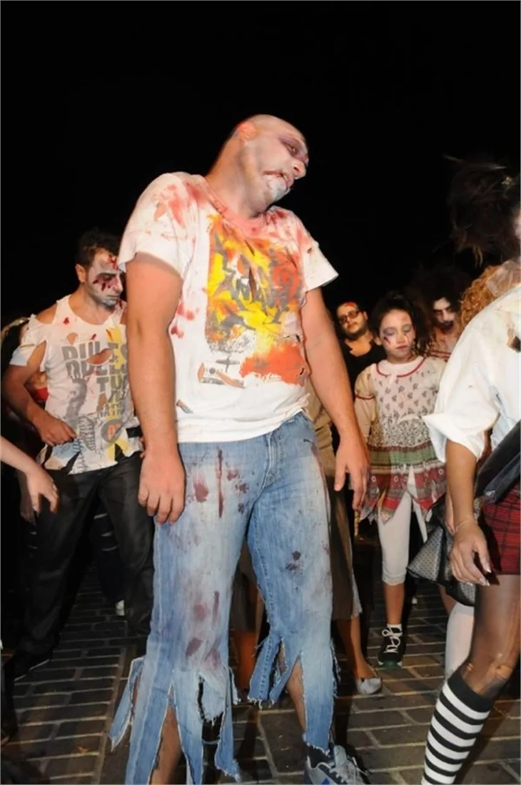 MICHAEL JACKSON HAYRANLARI ZOMBİ OLDU...