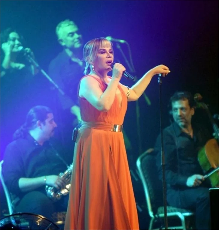 Sezen Aksu, Antalya'da olay yarattı!.