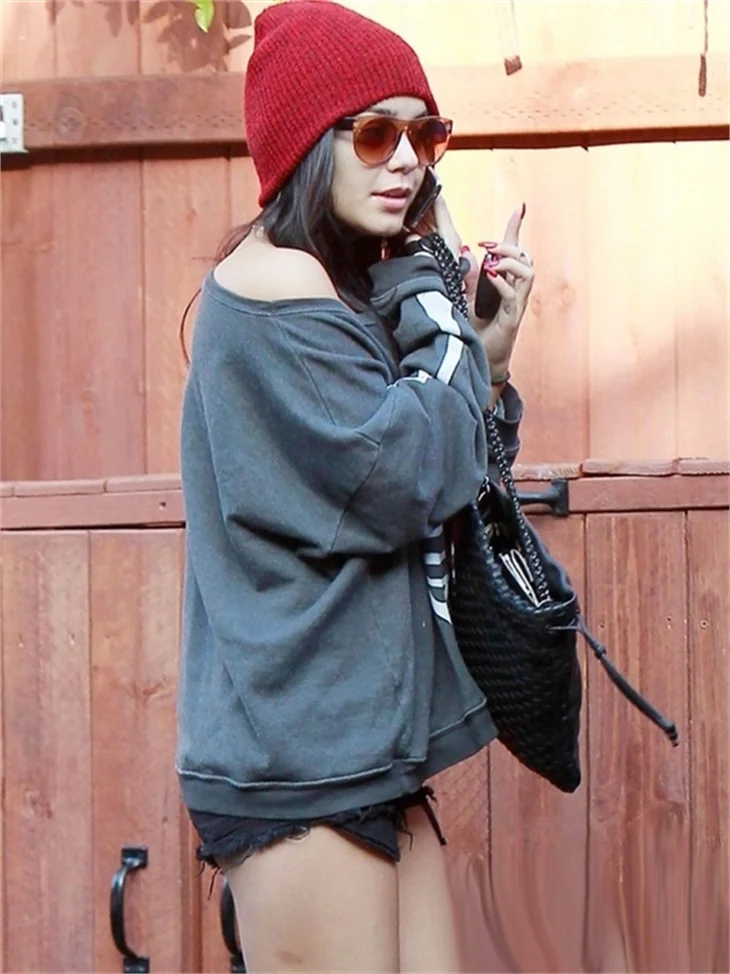 Vanessa Hudgens mini şortuyla büyüledi...