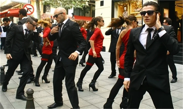 James Bond'lar ve Bond kızları Nişantaşı'nda