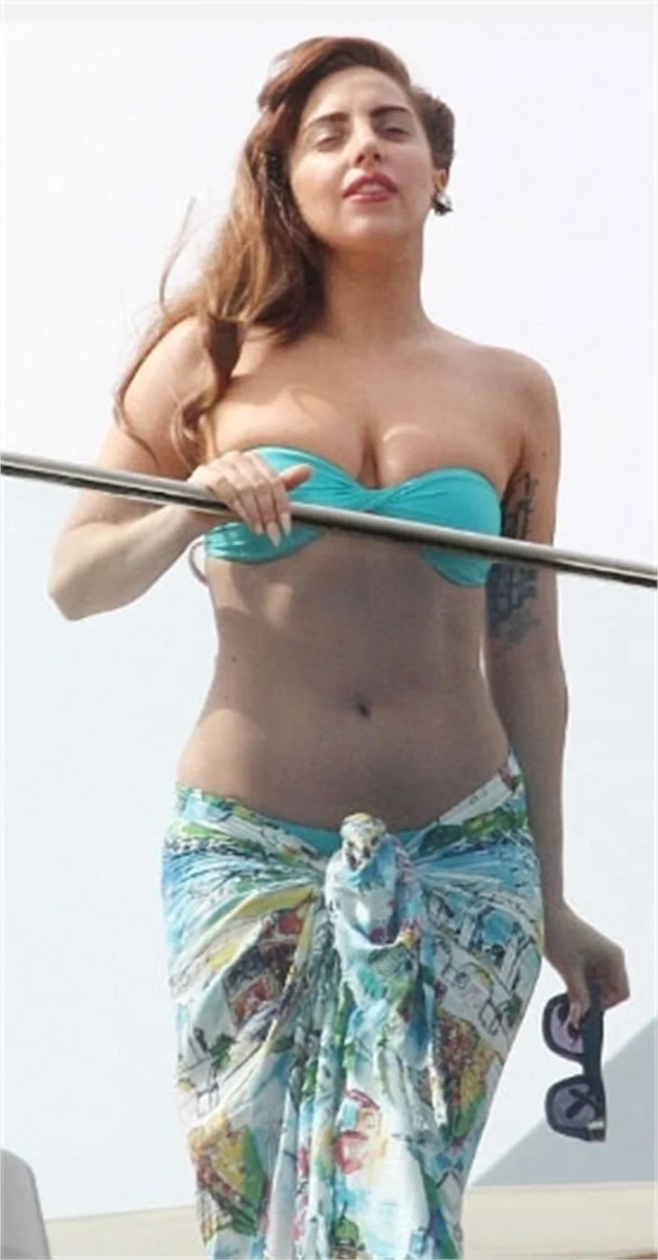 Lady Gaga hayranlarını böyle selamladı