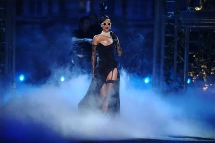 Victoria's Secret 2012 defilesi nefesleri kesti..