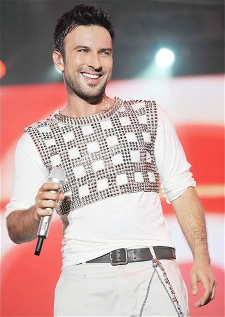 MEGASTAR TARKAN "BOZLAK" MI OKUYACAK?