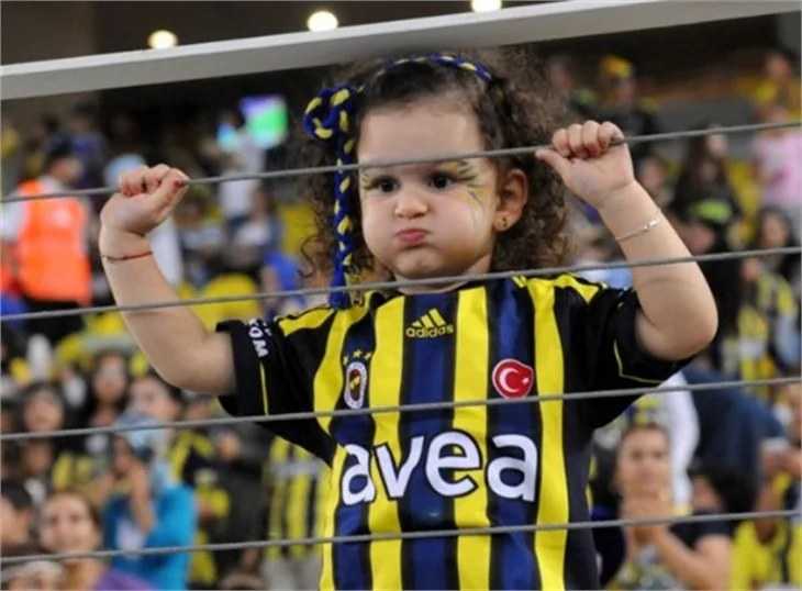 Kadıköy'den "Sarı Lacivert" fotoğraflar...