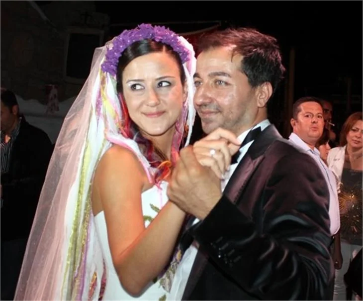 Gelin arabası değil; gelin bisikleti...