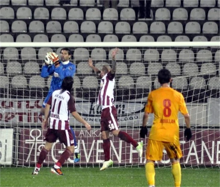 Elazığspor, kendi evinde farklı yenildi: 0-4