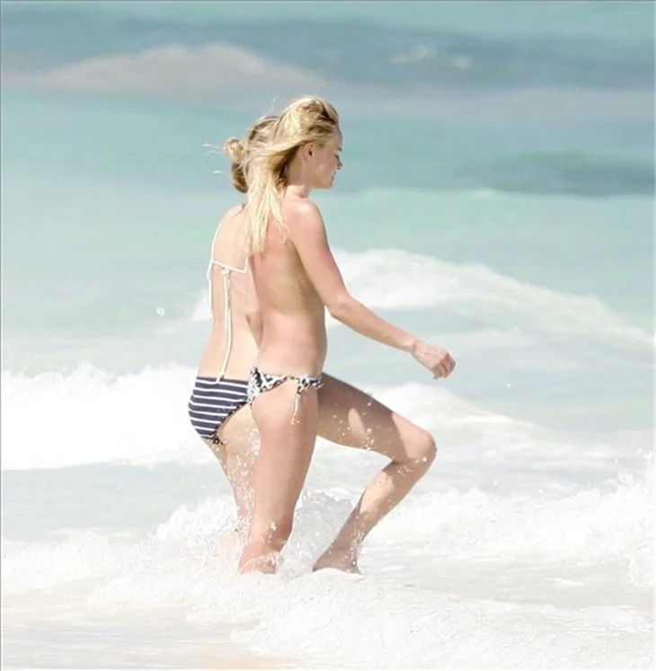 Kate Bosworth'un üstsüz tatili...
