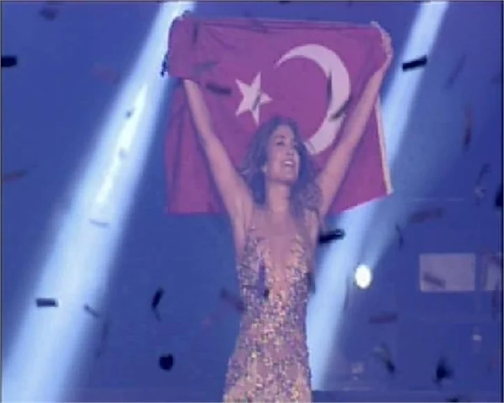 Jennifer Lopez Türk bayrağına sarıldı!