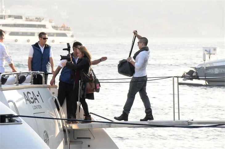 Jennifer Lopez, çocuklarını İstanbul'da bıraktı!