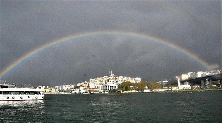 İstanbul gökkuşağıyla taçlandı