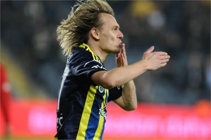 Fenerbahçe 3 kulvarda birden ilerliyor