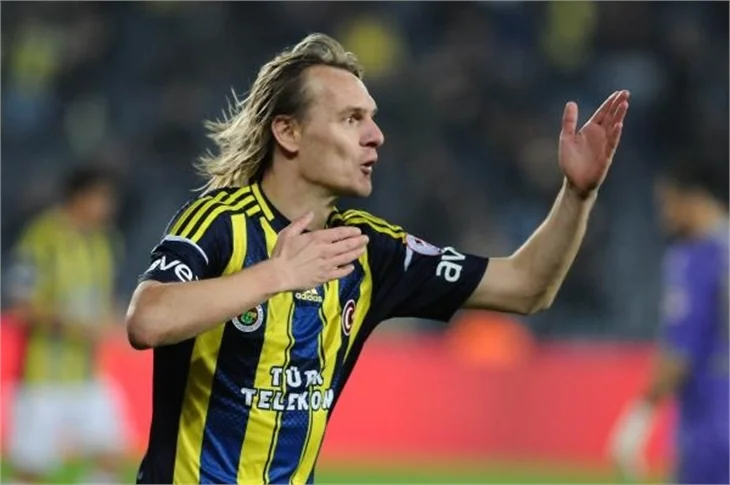 Fenerbahçe 3 kulvarda birden ilerliyor