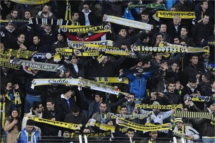 Fenerbahçe 3 kulvarda birden ilerliyor