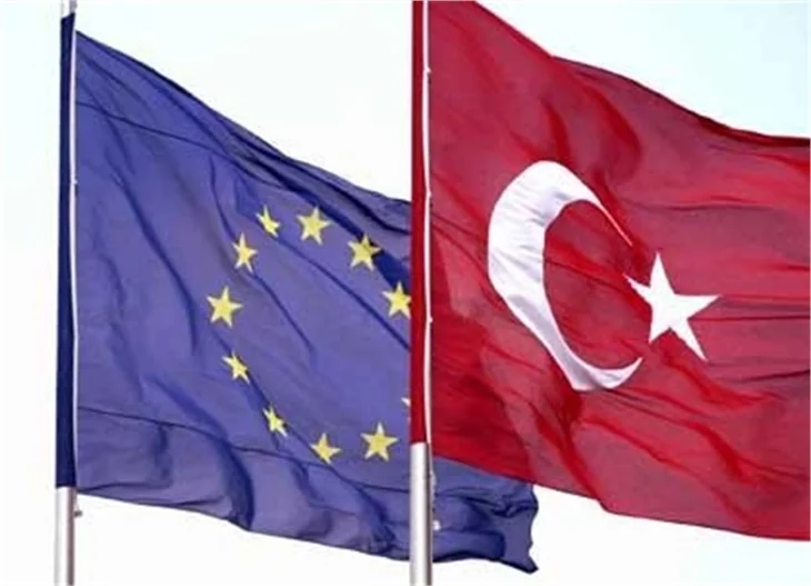 Aslı, 2013'ün kehanetlerini İzzet Çapa'ya anlattı!