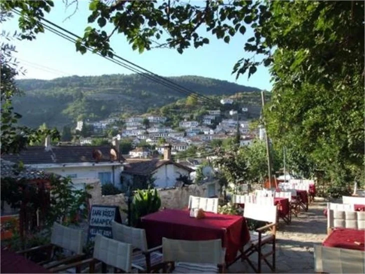 Aslı, 2013'ün kehanetlerini İzzet Çapa'ya anlattı!