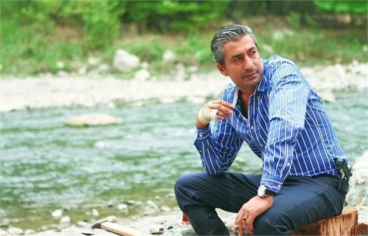 Erkan Petekkaya, kazancının yarısını set ekibine bıraktı!
