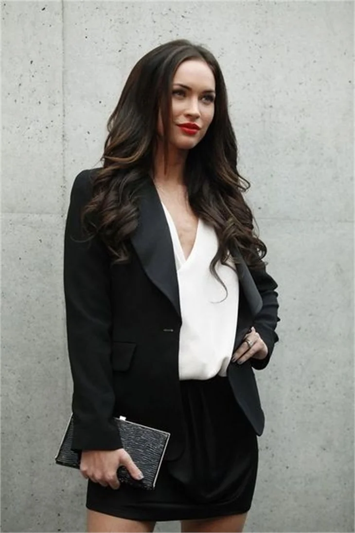 Megan Fox'a, Leslie Mann'dan övgü: "Hayatımda gördüğüm en güzel göğüsler"
