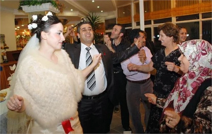96 Türk damat Rus gelin aldı