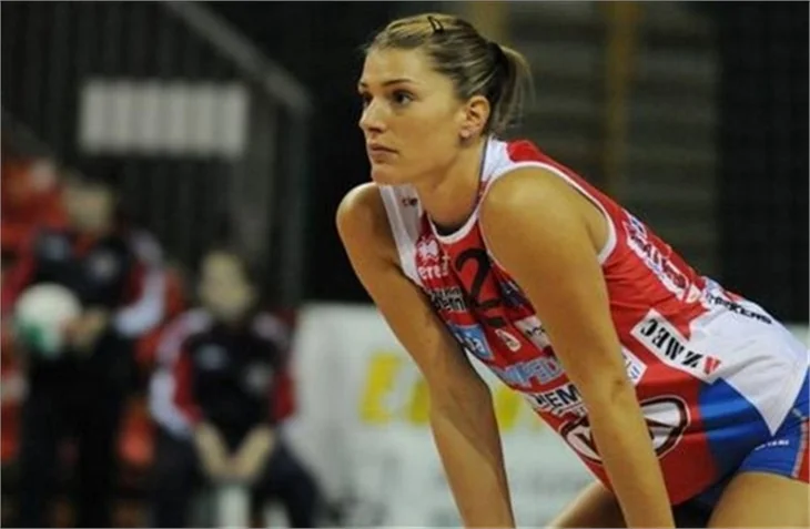 Francesca Piccinini, Kanarya yolunda...