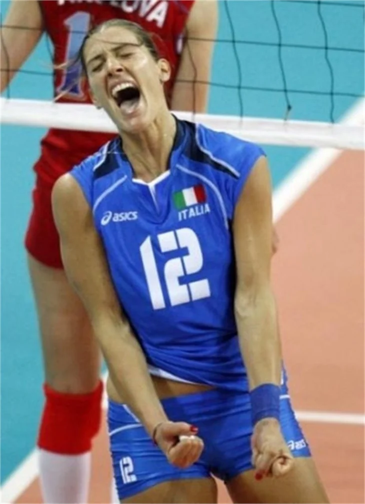 Francesca Piccinini, Kanarya yolunda...