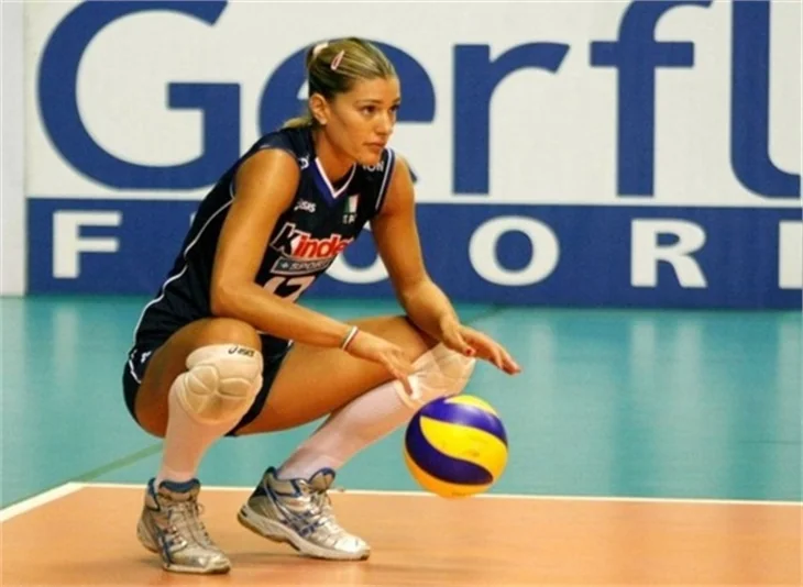 Francesca Piccinini, Kanarya yolunda...