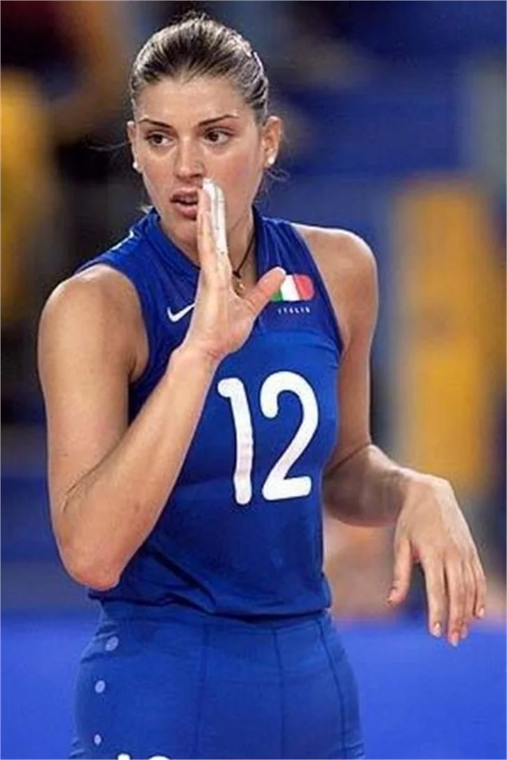 Francesca Piccinini, Kanarya yolunda...