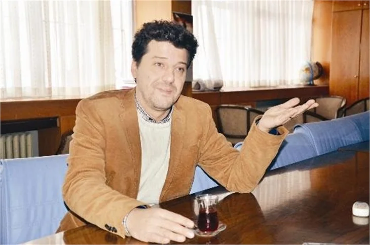 İlker Aksum, bilinmeyenleri İzzet Çapa'ya anlattı!