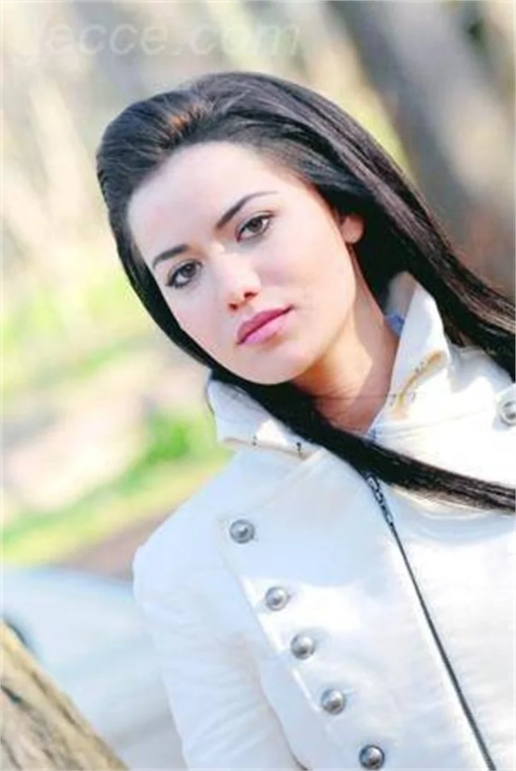 Fahriye Evcen'den tarihi kutlama!