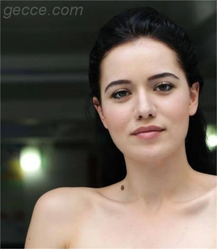Fahriye Evcen'den tarihi kutlama!
