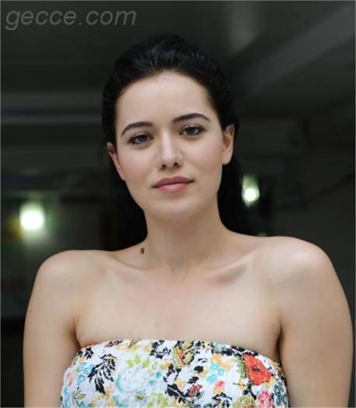 Fahriye Evcen'den tarihi kutlama!