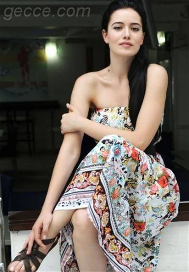 Fahriye Evcen'den tarihi kutlama!