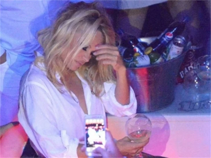 Pamela Anderson fena dağıttı!