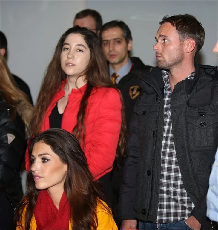 Sneijder'ın imza attığı günden ilk fotoğraflar!