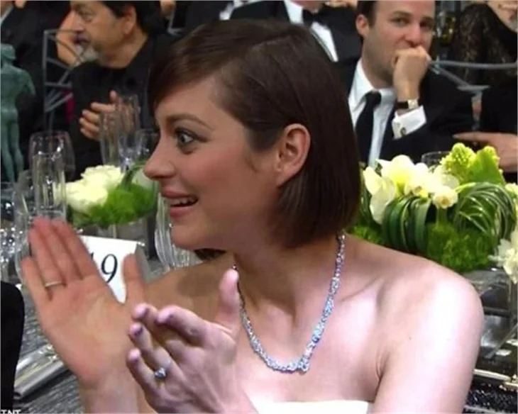 Jennifer Lawrence'ın elbise kazası!