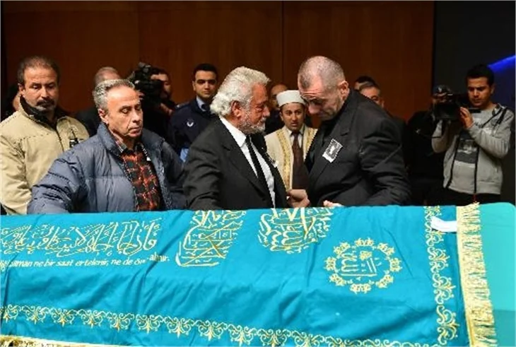 Ferdi Özbeğen son yolculuğuna uğurlandı