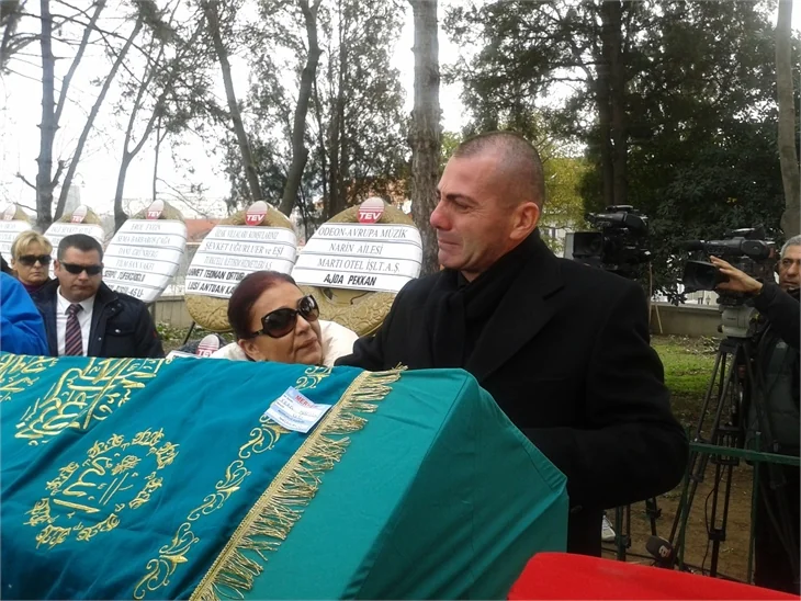 Ferdi Özbeğen son yolculuğuna uğurlandı