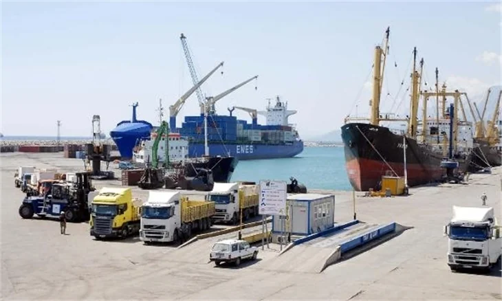 İngilizler sahada, Ruslar denizde